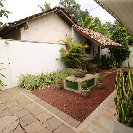 Rock Elephant Villa Hikkaduwa Exterior foto